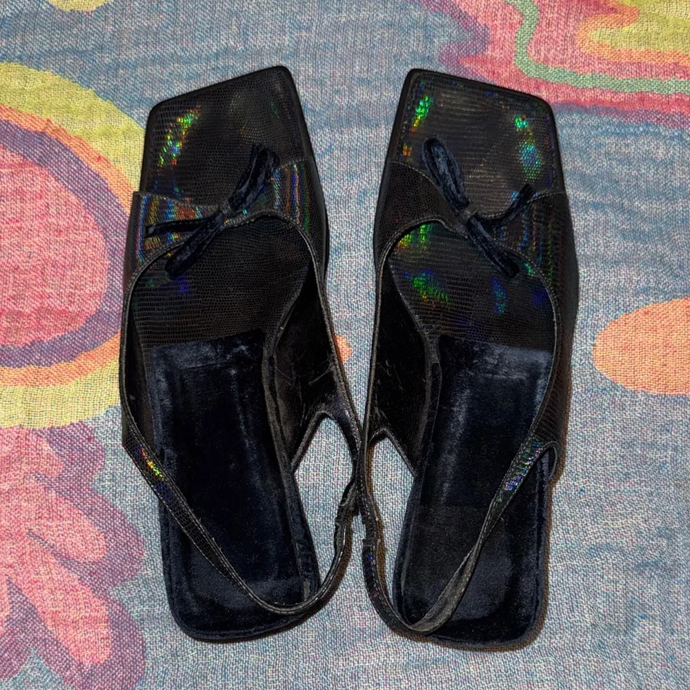 Iridescent Blue Italian Leather Kitten Heel - Picture 1 of 2